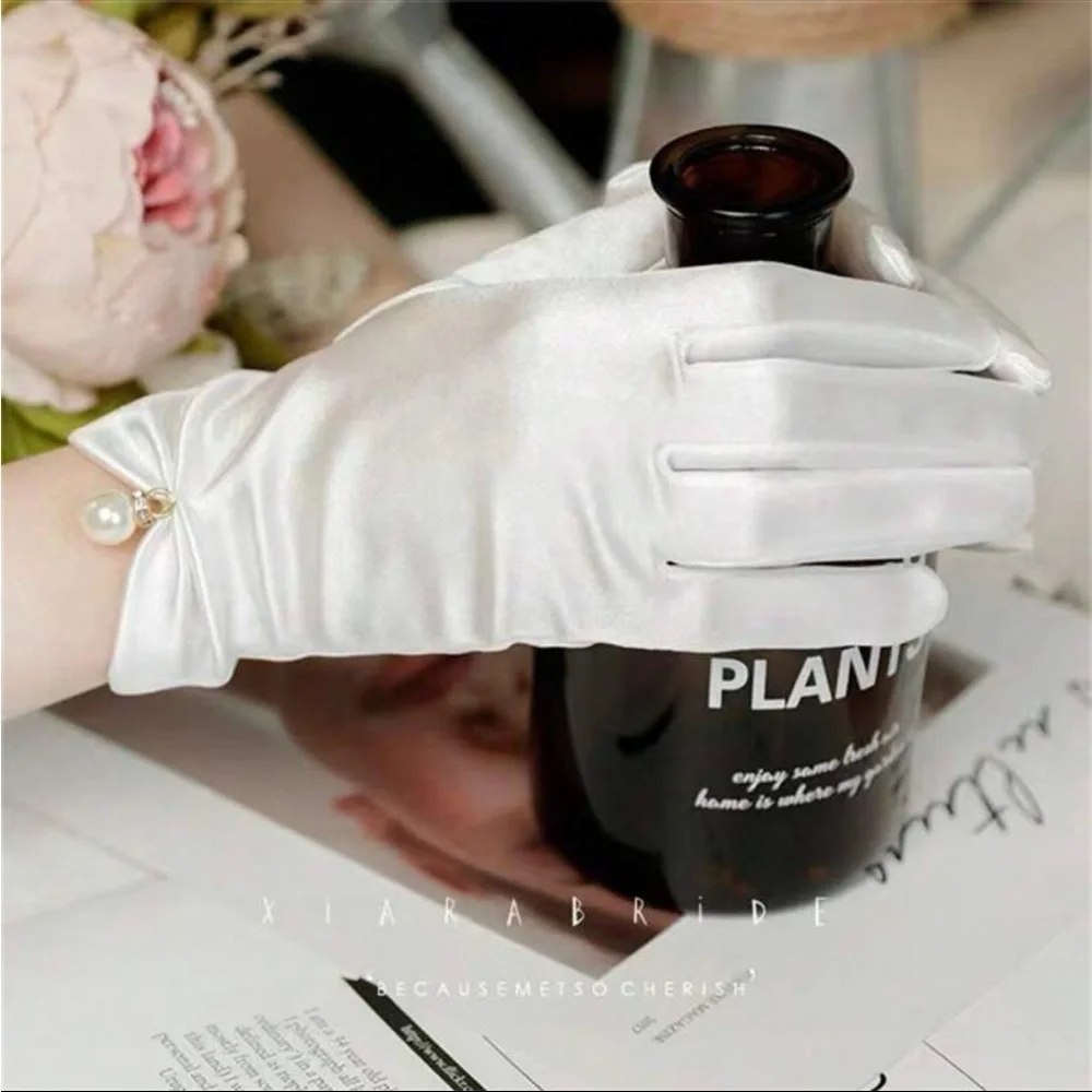 Satin pearl bride gloves